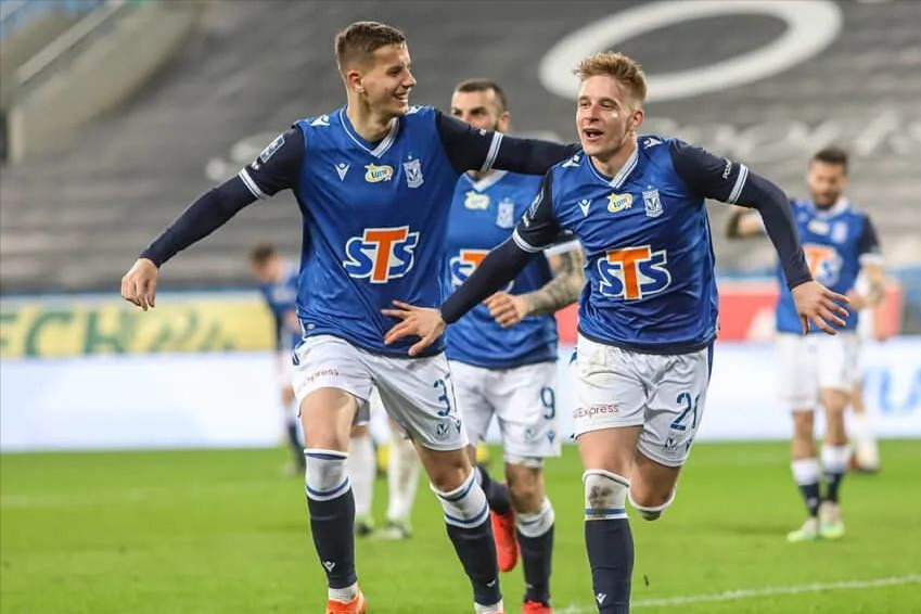 黑马主场鏖战蓝军,欧冠生死局悬念陡升