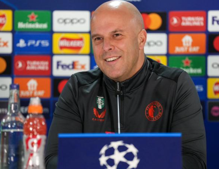 利物浦主帅斯洛特剖析伊萨克困境与球队战术调整方向