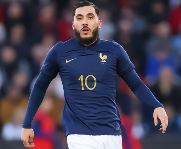 曼市德比风云：谢尔基放狠话却折戟，<a href='/news/tag/612' style='color: blue;'>埃弗拉</a>犀利嘲讽引关注