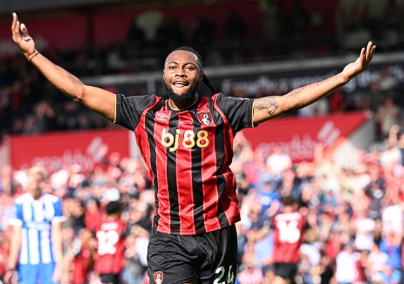 英格兰足坛:非职业联赛到顶级舞台的逆袭之路